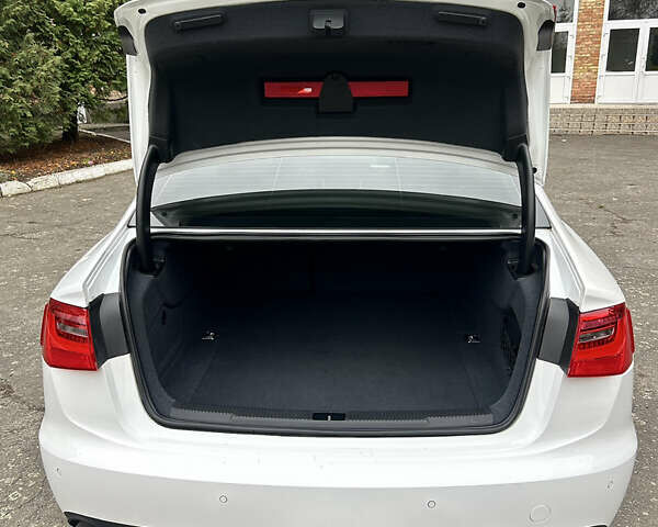 Білий Ауді А6, об'ємом двигуна 3 л та пробігом 235 тис. км за 13500 $, фото 14 на Automoto.ua