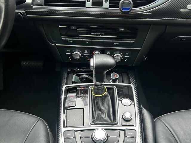 Белый Ауди А6, объемом двигателя 3 л и пробегом 235 тыс. км за 13400 $, фото 7 на Automoto.ua