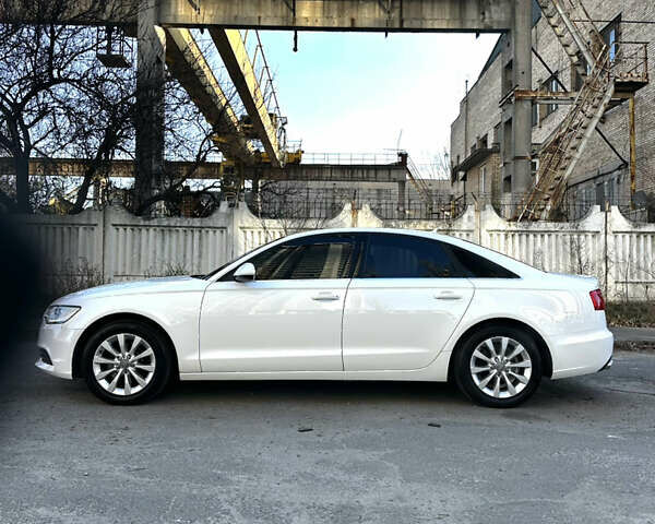 Белый Ауди А6, объемом двигателя 1.97 л и пробегом 136 тыс. км за 18500 $, фото 1 на Automoto.ua