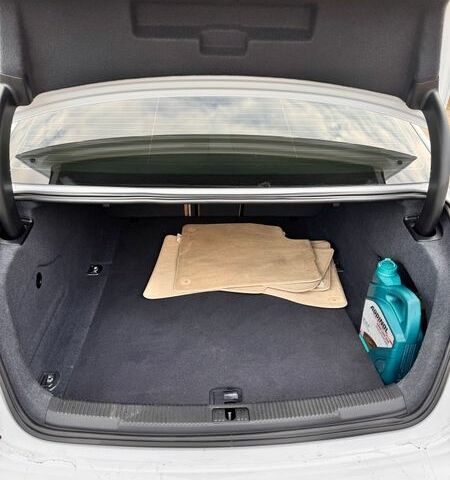 Белый Ауди А6, объемом двигателя 1.98 л и пробегом 257 тыс. км за 11500 $, фото 12 на Automoto.ua