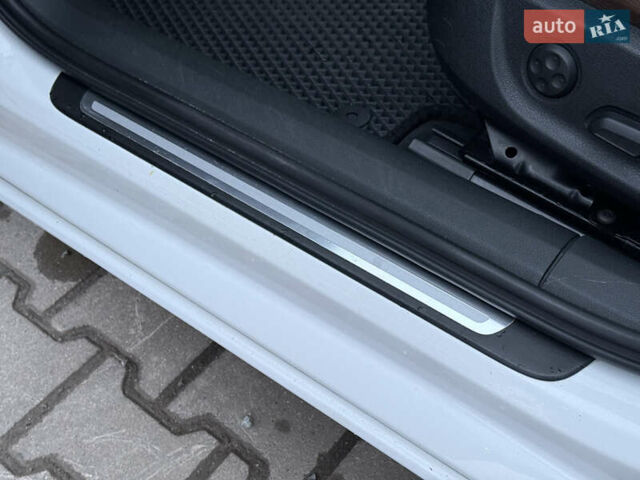 Білий Ауді А6, об'ємом двигуна 2 л та пробігом 135 тис. км за 12950 $, фото 39 на Automoto.ua