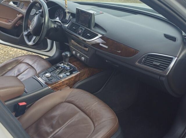 Білий Ауді А6, об'ємом двигуна 2 л та пробігом 229 тис. км за 13500 $, фото 11 на Automoto.ua