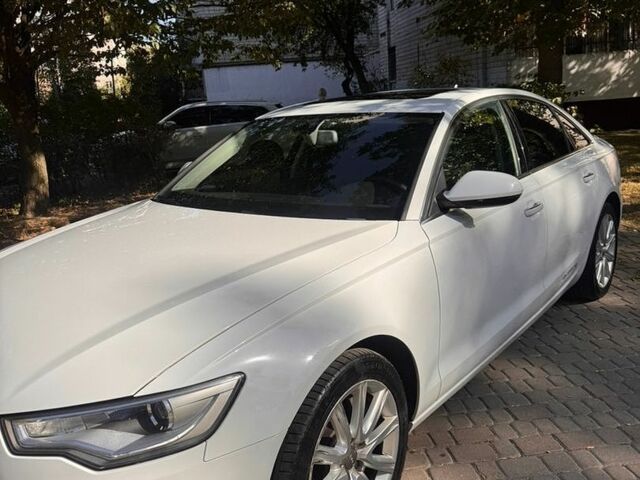 Белый Ауди А6, объемом двигателя 1.98 л и пробегом 177 тыс. км за 13800 $, фото 3 на Automoto.ua