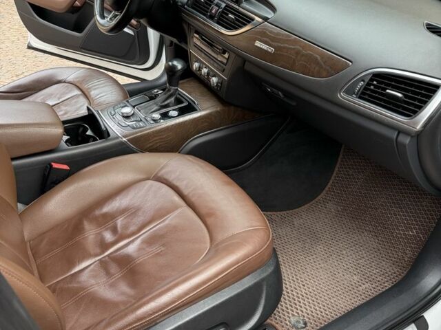 Белый Ауди А6, объемом двигателя 2 л и пробегом 210 тыс. км за 14000 $, фото 10 на Automoto.ua