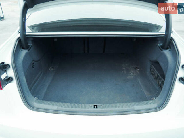 Ауді А6 2014 у Каменце-Подольском на Automoto.ua Білий Ауді А6, об'ємом двигуна 3 л та пробігом 197 тис. км за 14500 $, фото 40 на Automoto.ua