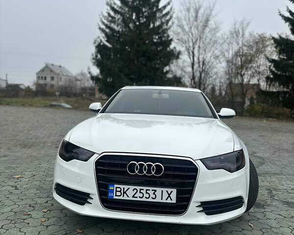 Білий Ауді А6, об'ємом двигуна 2 л та пробігом 121 тис. км за 14000 $, фото 2 на Automoto.ua