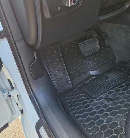 Білий Ауді А6, об'ємом двигуна 2 л та пробігом 221 тис. км за 13000 $, фото 15 на Automoto.ua