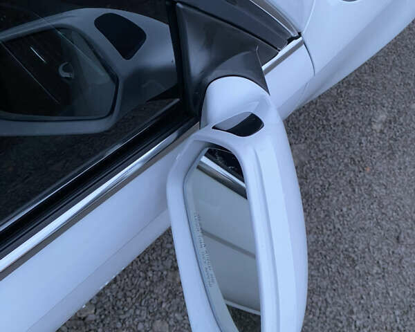 Білий Ауді А6, об'ємом двигуна 2 л та пробігом 235 тис. км за 13500 $, фото 23 на Automoto.ua