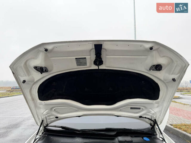 Белый Ауди А6, объемом двигателя 3 л и пробегом 180 тыс. км за 18555 $, фото 72 на Automoto.ua