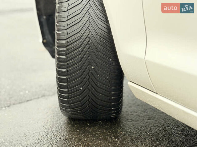 Белый Ауди А6, объемом двигателя 3 л и пробегом 180 тыс. км за 18555 $, фото 7 на Automoto.ua