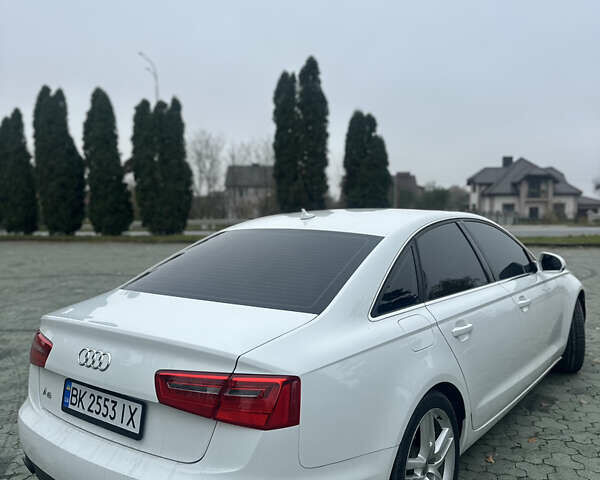 Білий Ауді А6, об'ємом двигуна 2 л та пробігом 121 тис. км за 14000 $, фото 12 на Automoto.ua