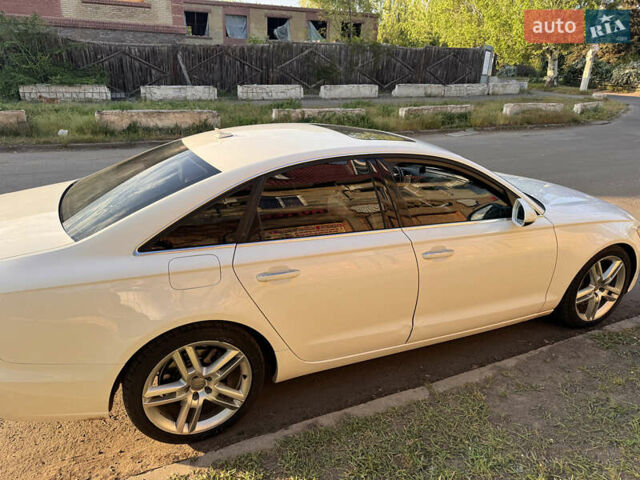 Белый Ауди А6, объемом двигателя 1.98 л и пробегом 202 тыс. км за 14000 $, фото 5 на Automoto.ua