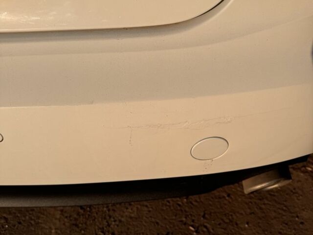 Белый Ауди А6, объемом двигателя 2 л и пробегом 200 тыс. км за 12400 $, фото 6 на Automoto.ua