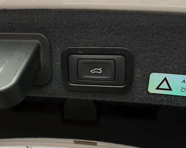 Білий Ауді А6, об'ємом двигуна 1.97 л та пробігом 188 тис. км за 16200 $, фото 23 на Automoto.ua