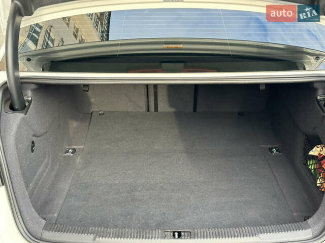 Белый Ауди А6, объемом двигателя 2.97 л и пробегом 126 тыс. км за 21000 $, фото 17 на Automoto.ua