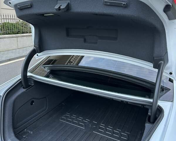 Белый Ауди А6, объемом двигателя 3 л и пробегом 205 тыс. км за 15900 $, фото 25 на Automoto.ua