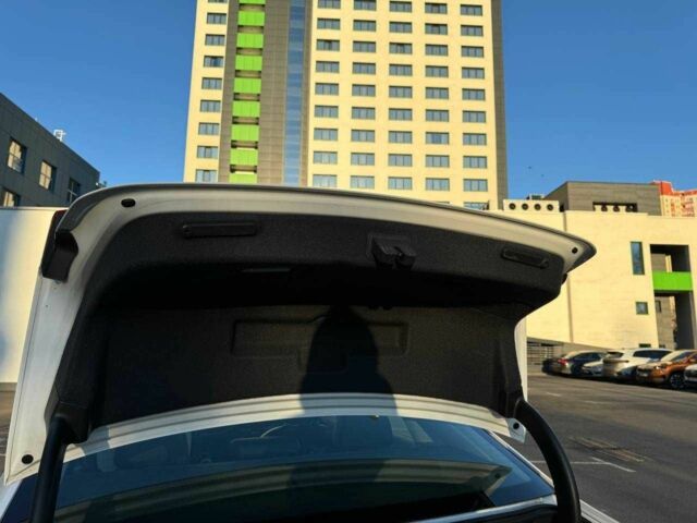 Білий Ауді А6, об'ємом двигуна 3 л та пробігом 136 тис. км за 15800 $, фото 18 на Automoto.ua