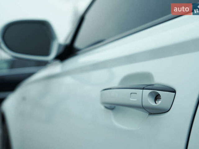 Ауді А6 2014 у Каменце-Подольском на Automoto.ua Білий Ауді А6, об'ємом двигуна 3 л та пробігом 197 тис. км за 14500 $, фото 27 на Automoto.ua