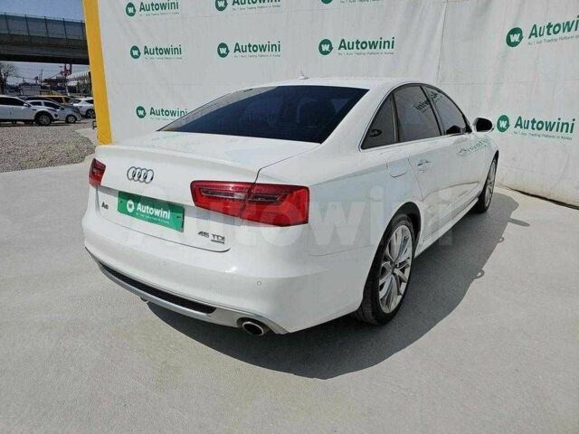 Белый Ауди А6, объемом двигателя 3 л и пробегом 81 тыс. км за 9000 $, фото 4 на Automoto.ua