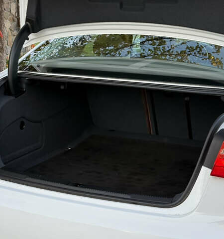 Білий Ауді А6, об'ємом двигуна 2 л та пробігом 227 тис. км за 13600 $, фото 11 на Automoto.ua