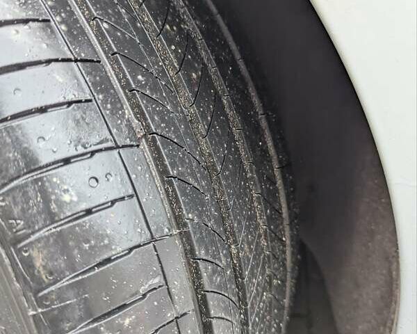 Білий Ауді А6, об'ємом двигуна 3 л та пробігом 176 тис. км за 19100 $, фото 14 на Automoto.ua