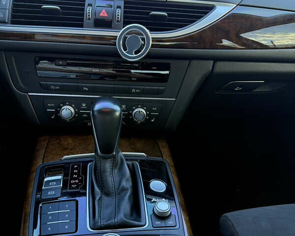 Белый Ауди А6, объемом двигателя 1.8 л и пробегом 177 тыс. км за 18500 $, фото 7 на Automoto.ua