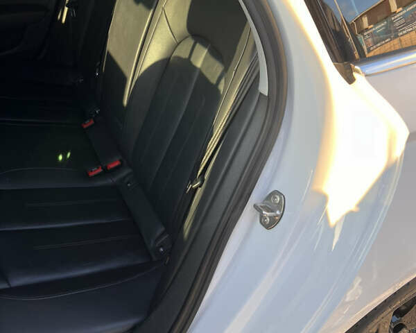 Белый Ауди А6, объемом двигателя 2 л и пробегом 150 тыс. км за 25000 $, фото 57 на Automoto.ua