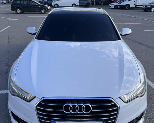 Белый Ауди А6, объемом двигателя 2 л и пробегом 150 тыс. км за 25000 $, фото 2 на Automoto.ua