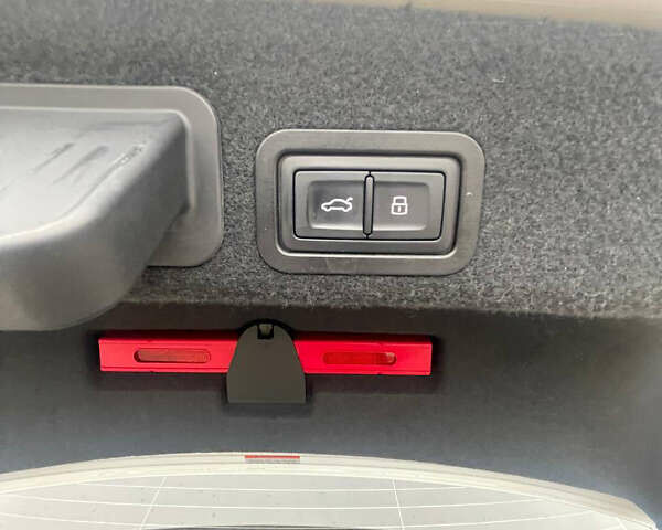 Білий Ауді А6, об'ємом двигуна 1.97 л та пробігом 143 тис. км за 22000 $, фото 38 на Automoto.ua