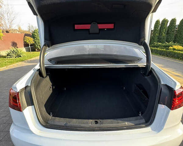 Белый Ауди А6, объемом двигателя 1.8 л и пробегом 260 тыс. км за 15900 $, фото 15 на Automoto.ua