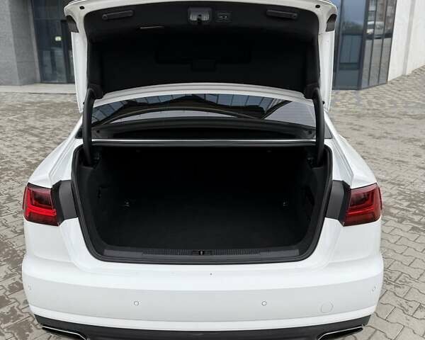 Белый Ауди А6, объемом двигателя 3 л и пробегом 243 тыс. км за 17600 $, фото 5 на Automoto.ua
