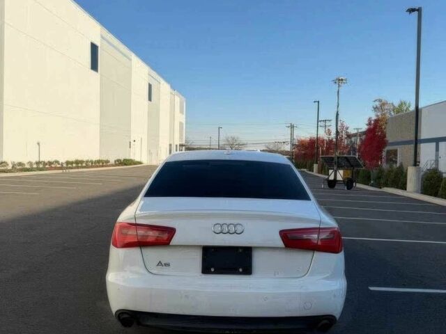 Белый Ауди А6, объемом двигателя 2 л и пробегом 71 тыс. км за 12000 $, фото 5 на Automoto.ua