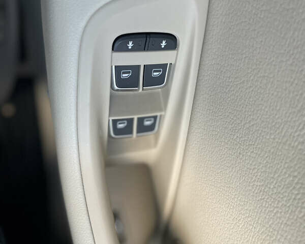 Білий Ауді А6, об'ємом двигуна 2 л та пробігом 132 тис. км за 18700 $, фото 15 на Automoto.ua