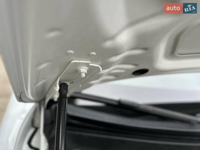 Белый Ауди А6, объемом двигателя 1.97 л и пробегом 120 тыс. км за 19900 $, фото 56 на Automoto.ua