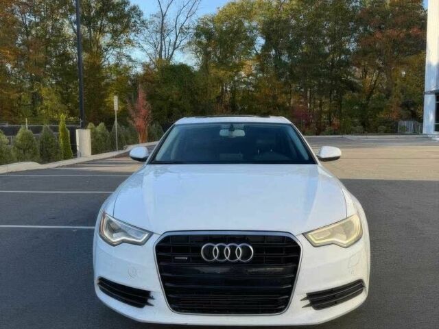 Белый Ауди А6, объемом двигателя 2 л и пробегом 71 тыс. км за 12000 $, фото 1 на Automoto.ua