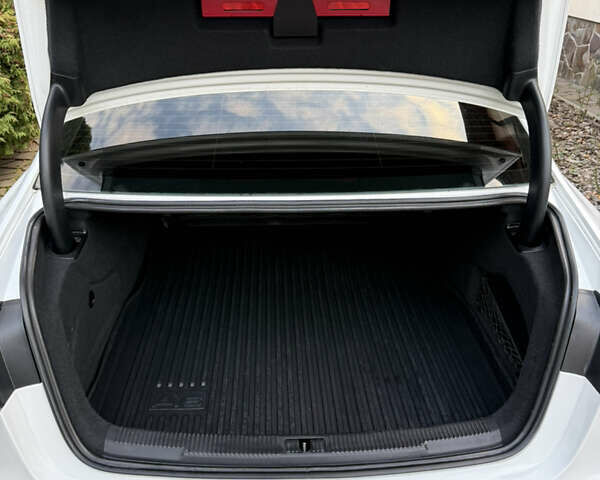 Білий Ауді А6, об'ємом двигуна 1.97 л та пробігом 171 тис. км за 23500 $, фото 21 на Automoto.ua