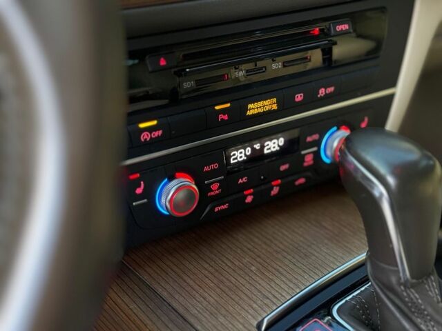 Белый Ауди А6, объемом двигателя 3 л и пробегом 162 тыс. км за 20000 $, фото 17 на Automoto.ua