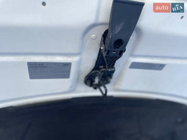 Білий Ауді А6, об'ємом двигуна 2 л та пробігом 132 тис. км за 18700 $, фото 63 на Automoto.ua