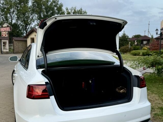 Белый Ауди А6, объемом двигателя 3 л и пробегом 109 тыс. км за 20105 $, фото 12 на Automoto.ua