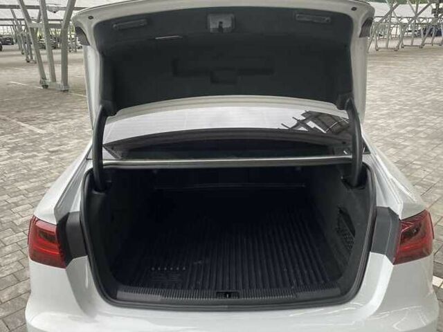 Білий Ауді А6, об'ємом двигуна 2 л та пробігом 73 тис. км за 15300 $, фото 12 на Automoto.ua
