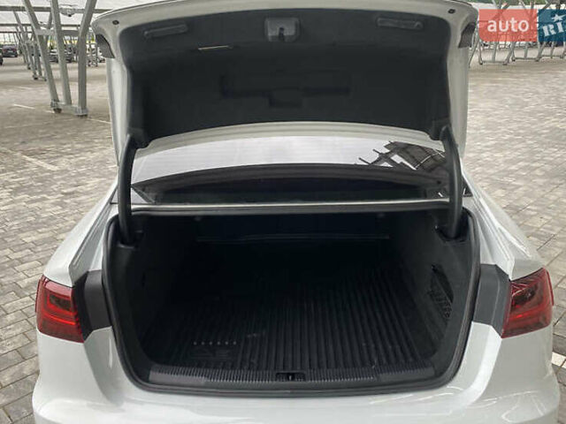 Белый Ауди А6, объемом двигателя 1.98 л и пробегом 73 тыс. км за 17300 $, фото 12 на Automoto.ua