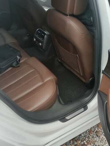 Белый Ауди А6, объемом двигателя 1.97 л и пробегом 118 тыс. км за 30000 $, фото 7 на Automoto.ua