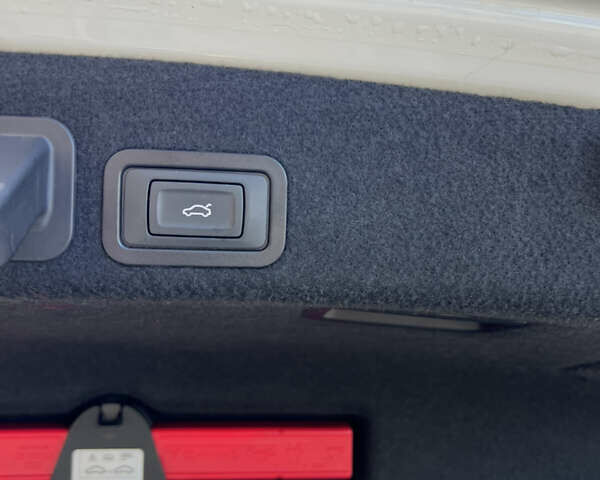 Білий Ауді А6, об'ємом двигуна 1.97 л та пробігом 216 тис. км за 22700 $, фото 11 на Automoto.ua