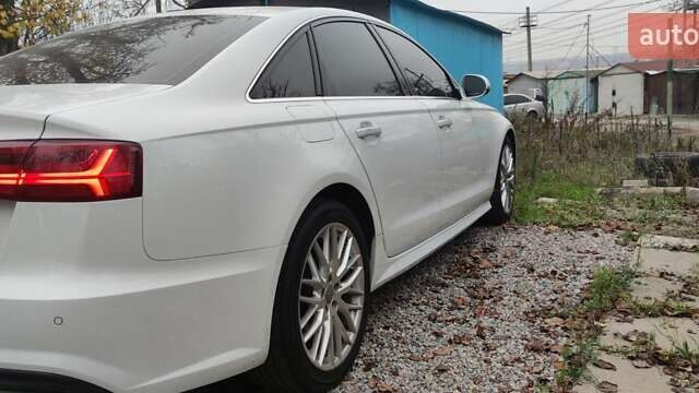 Белый Ауди А6, объемом двигателя 1.97 л и пробегом 118 тыс. км за 30000 $, фото 4 на Automoto.ua