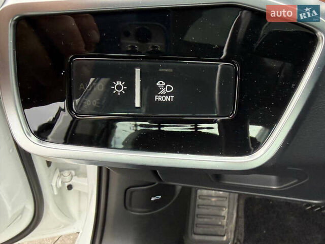 Білий Ауді А6, об'ємом двигуна 1.98 л та пробігом 264 тис. км за 27800 $, фото 66 на Automoto.ua