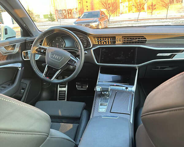 Белый Ауди А6, объемом двигателя 1.97 л и пробегом 28 тыс. км за 49000 $, фото 1 на Automoto.ua