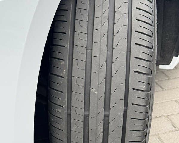 Белый Ауди А6, объемом двигателя 2 л и пробегом 24 тыс. км за 54000 $, фото 3 на Automoto.ua