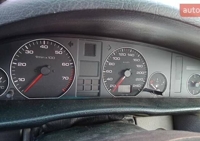 Белый Ауди А6, объемом двигателя 1.78 л и пробегом 403 тыс. км за 2400 $, фото 4 на Automoto.ua