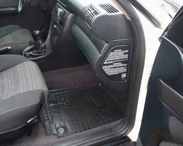 Білий Ауді А6, об'ємом двигуна 1.8 л та пробігом 420 тис. км за 2900 $, фото 23 на Automoto.ua