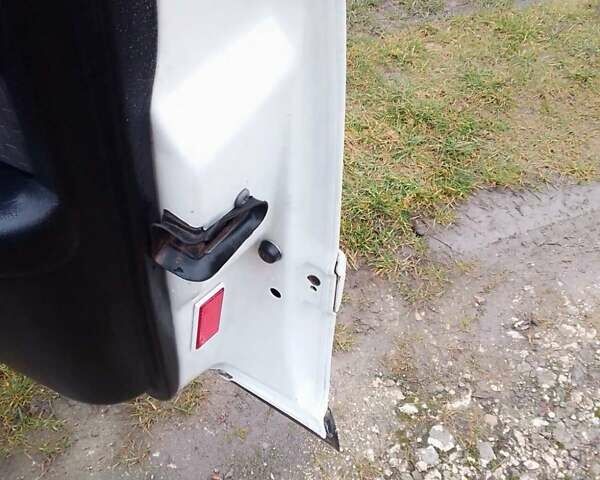 Білий Ауді А6, об'ємом двигуна 1.8 л та пробігом 420 тис. км за 2900 $, фото 20 на Automoto.ua